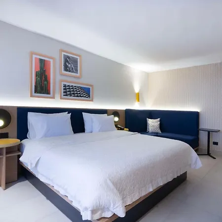 Hampton By Hilton Saltillo Zona Aeropuerto Exterior photo