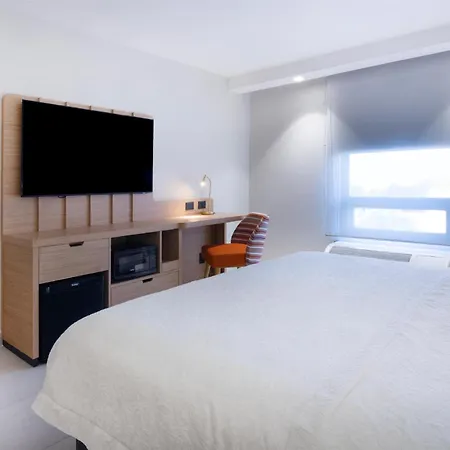 Hampton By Hilton Saltillo Zona Aeropuerto Exterior photo