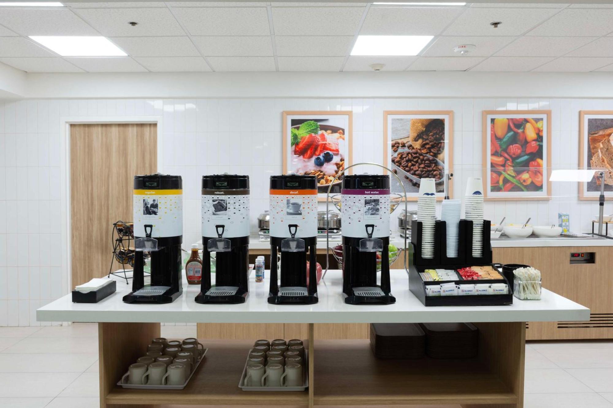 Hampton By Hilton Zona Aeropuerto 4*