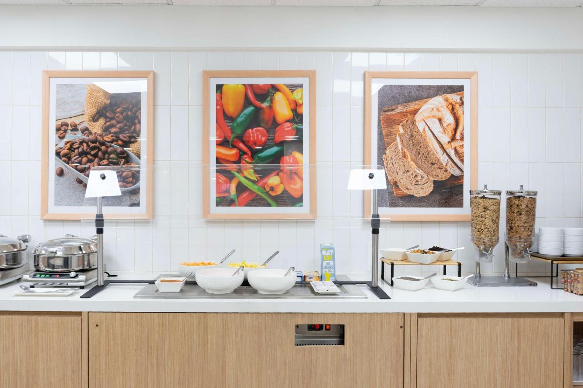 Hampton By Hilton Zona Aeropuerto Hotel 4*